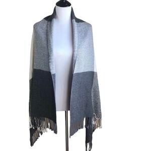 Gray and ivory Buffalo check blanket scarf